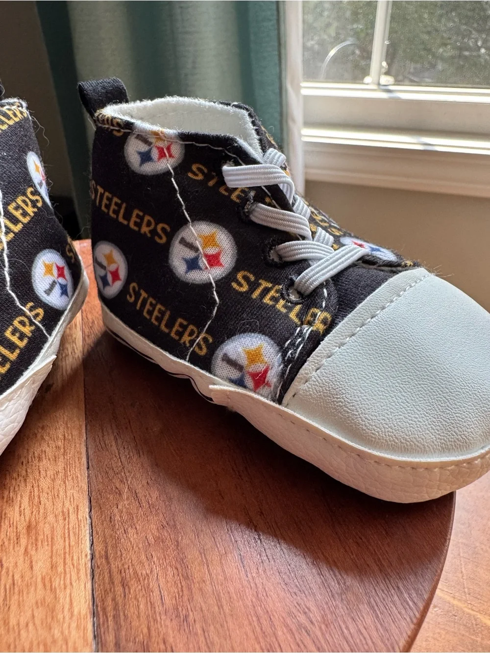 FOCO Pittsburgh Steelers Baby/Toddler Black Team Logo Shoes
